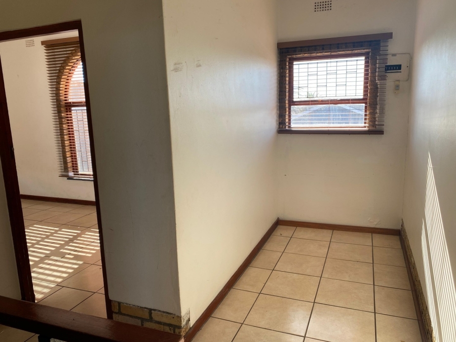 5 Bedroom Property for Sale in Parkersdorp Western Cape